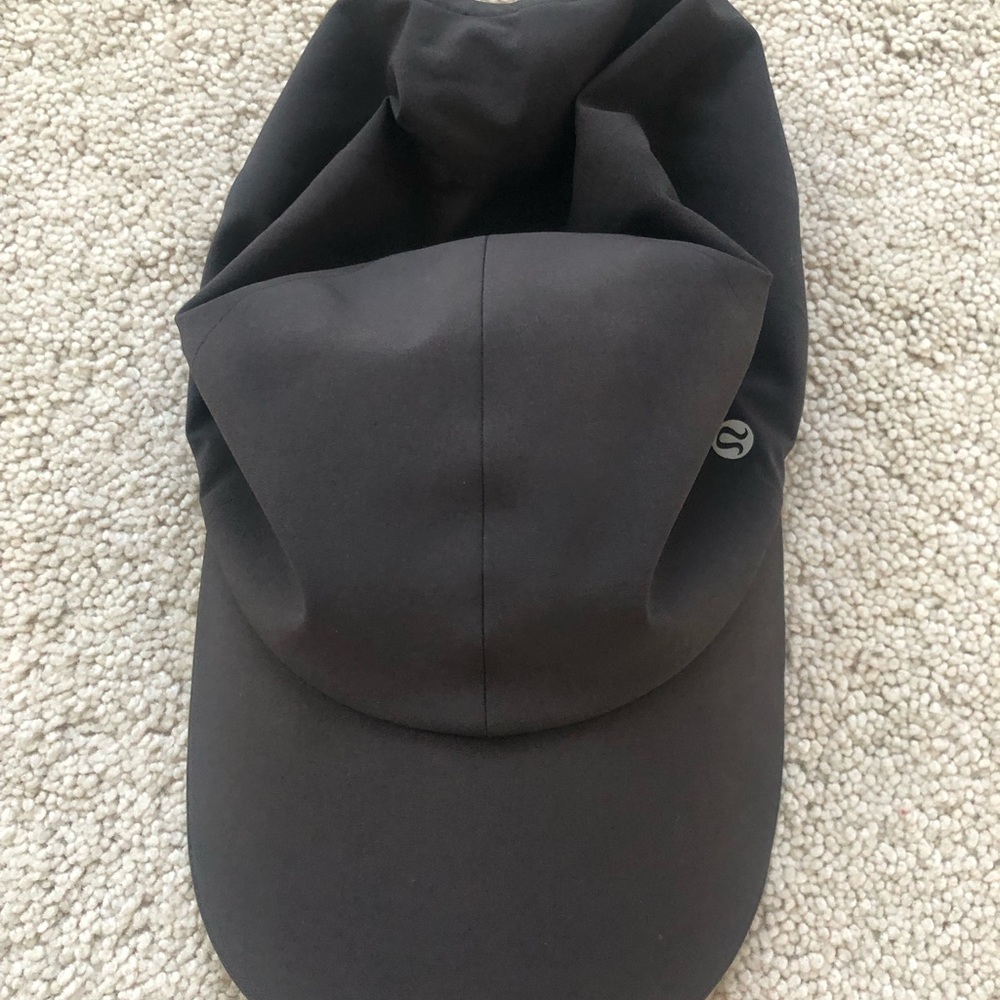 Lululemon Fast and Free Running hat in black
